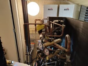 Praktijkbeelden van onze werkzaamheden in koeltechniek ​