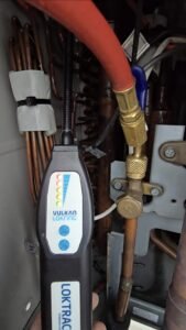 Praktijkbeelden van onze werkzaamheden in koeltechniek ​