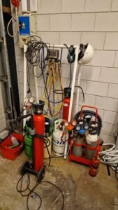 Praktijkbeelden van onze werkzaamheden in koeltechniek ​