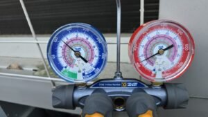 Praktijkbeelden van onze werkzaamheden in koeltechniek ​